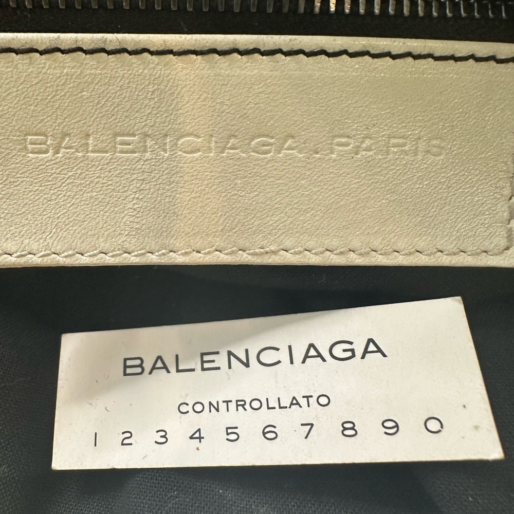 Balenciaga Vintage Cream and Beige Leather Shoulder Bag /Crossbody - Picture 13 of 16